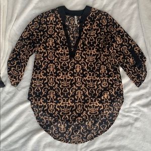 3/4 sleeve Black and Tan blouse